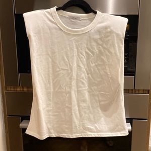 Shoulder pad Tee